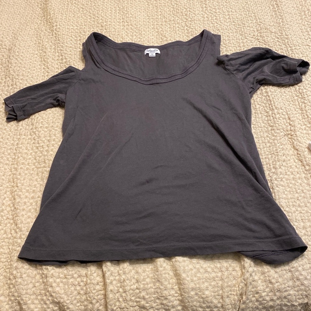 Splendid t shirt with open shoulders